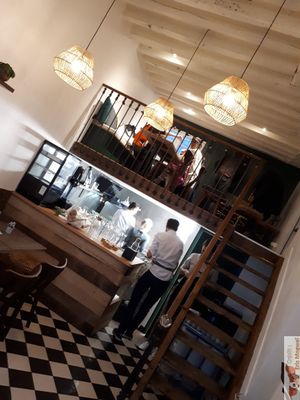 Seats, place at Lotus & Cactus in Paris