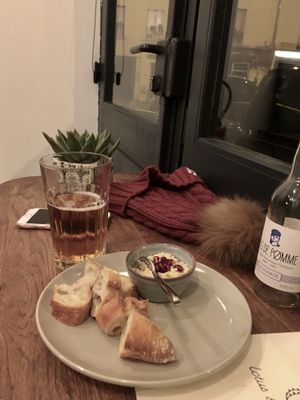 ‘Le Sauvage’ apple cider and tapas at Lotus & Cactus in Paris