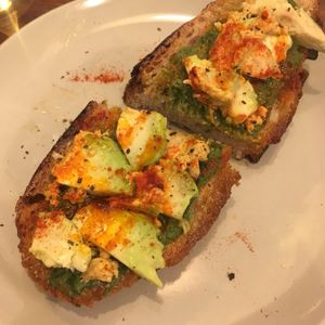 Avocado toast at Lotus & Cactus in Paris