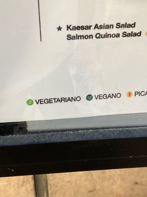 Opciones veganas claramente identificadas at UDON - Chueca in Madrid
