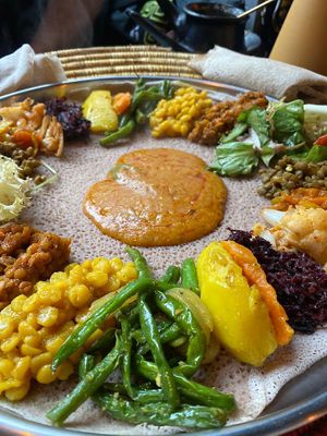 Menu midi : copieux et délicieux!  at Abyssinia in Strasbourg