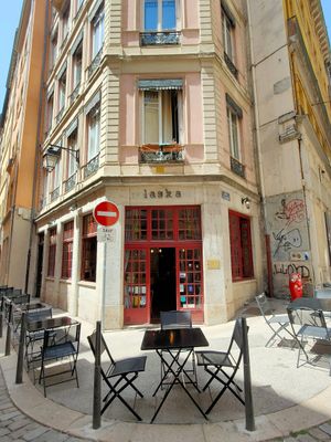 The entrance at Laska in Lyon