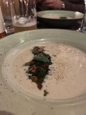 Menu Surprise du soir : Velouté de topinambour et gremolata persil & noix at Laska in Lyon