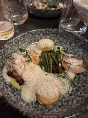 Menu Surprise du soir : Légumes de saison et espuma. at Laska in Lyon