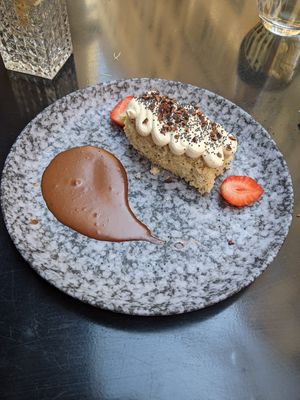 Poppy seed almond cake at Laska in Lyon