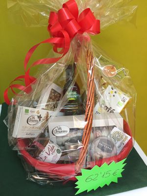 Preparamos cestas de regalo, con lo que más te guste.  at Ideya Verde in Zaragoza