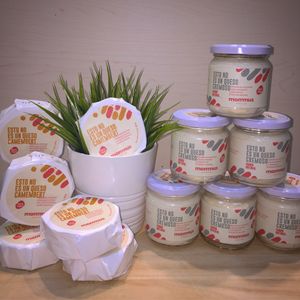 “Quesos” veganos Mommus.  at Ideya Verde in Zaragoza