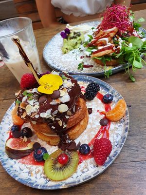 GF chocolate hazelnut & GF chicken avocado pancakes - sooo good at Mr. Stacks in Amsterdam