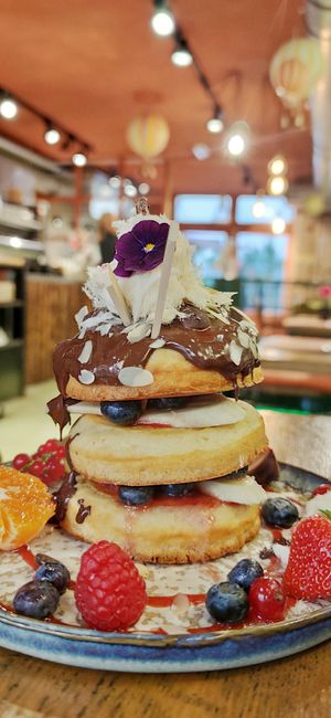 Pancakes mit Schokolade und Beeren at Mr. Stacks in Amsterdam