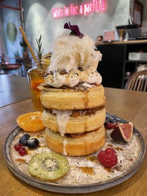 Dutch apple pie stack  at Mr. Stacks in Amsterdam