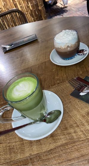 Matcha latte with almond mill and a hot chocolate with whipped cream 🫶🏼 at Mr. Stacks in Amsterdam