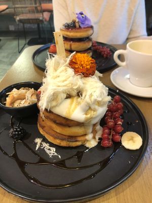 Banana stack & classic stack at Mr. Stacks in Amsterdam