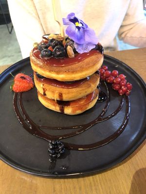 Classic stack with no sesame cotton candy at Mr. Stacks in Amsterdam