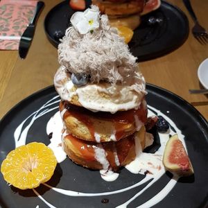 Cinnamon pancakes at Mr. Stacks in Amsterdam