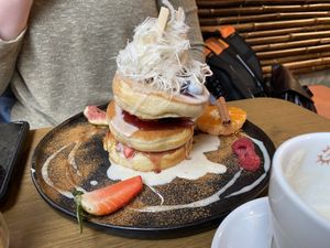 Cinnamon stack at Mr. Stacks in Amsterdam