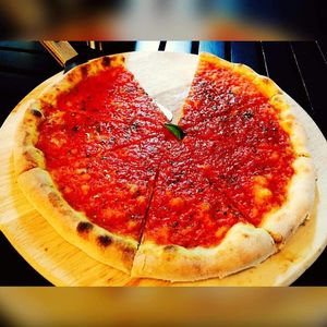 Vegan pizza, add vegetables to customize at Pomodoro in Vientiane