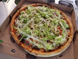 Visste du att du inte behöver hålla dig till menyn? Beställ efter din egen smak! Smaken är din frihet. 🍕✨

📍 : Västra Rönneholmsvägen 59A, Malmö, Sweden
📞: +4 at Pizzakväll in Malmo