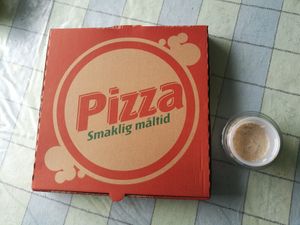 Box at Pizzakväll in Malmo