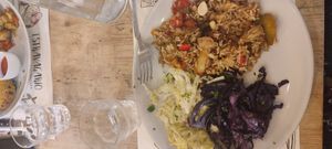 cavolo cappuccio verde e viola + riso alla tailandese at Estravagario in Bologna