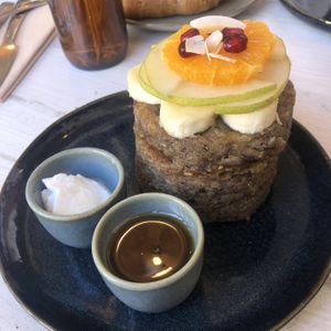 Pancakes banane et sarrasin, chantilly coco, fruits de saison  at Maison Nomade in Paris