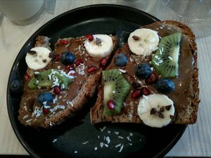 Vegan toast with vegan hazelnut spread and fruit at Maison Nomade in Paris