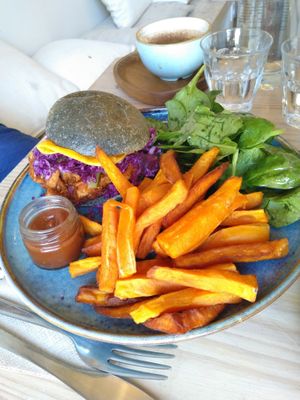 Jackfruit Burger w/Sweet potato fries (vegan) at Maison Nomade in Paris