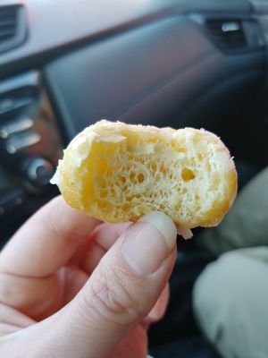 6 for $2.50 Donut Hole: Good but it was a little dry when we got it around lunchtime at Vegan Bistro in San Jose