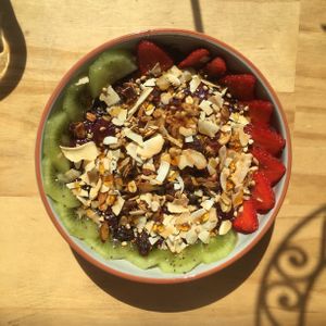 Açai bowl with granola & maple syrup at Willi's Kitchen in Wellington