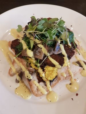 Facon and Ekks at Willi's Kitchen in Wellington