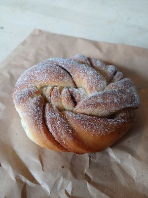 Vegan cinnamon bun at Soderberg in Edinburgh