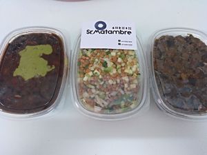 (Left to right) Backbeans with guacamole, lentil salad (salpicón de lentejas) and caponata for just 10,00€ at Sr. Matambre in Madrid