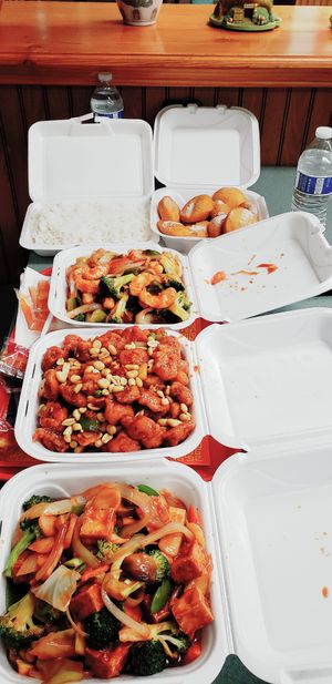 Mock Kung Pao, Ma Po, and Mock Shrimpnand garlic sauce at New Hong Kong in Memphis