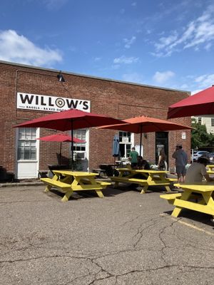 Outside  at Willow's Bagels in Burlington