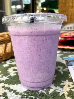 “El increíble” sweet potato okinawa and coconut Shake  at Sabaidee Cafe in Okinawa