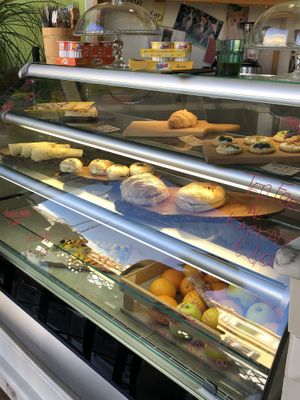 Counter with panini etc.  at Verde Vegan in Livorno