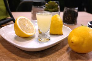 100% Lemon Shot, lemon juice at Vegan Heaven in Lublin