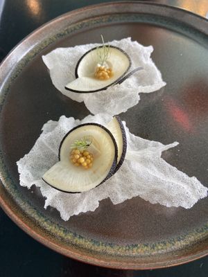 Amuse with rice crackers  at Bonboon in Amsterdam