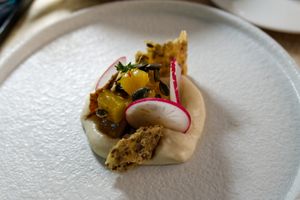 Starter: puffed yellow beetroot w/fermented quinoa cream at Bonboon in Amsterdam