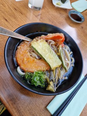 Udonsuppe mit Tempuragemüse at Tatami in Tubingen