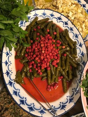 Kızılcıklı yaprak sarma at Asma Yapragi in Alacati