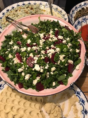 Pancarlı roka salatası at Asma Yapragi in Alacati