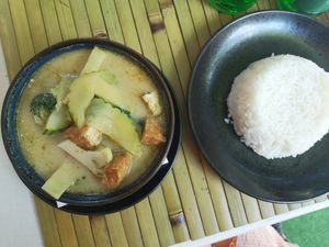 Green curry at Tom Yum in Budapest
