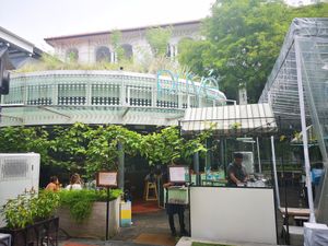 Cute restaurant in the middle of Chijmes at Privé - Chijmes in Central Singapore