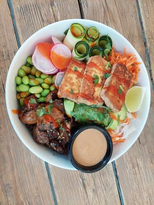 Asian buddha bowl at The Urban Garden in Vilnius