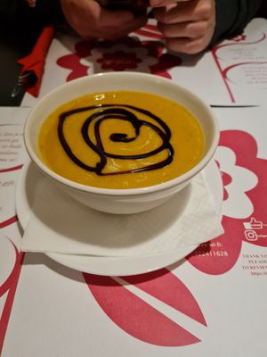 Vegetable soup at Vegehop in Zagreb