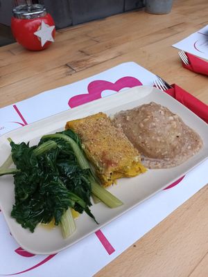 Daily menu main. Steamed veg, a savoury pancake and something in hazelnut sauce at Vegehop in Zagreb