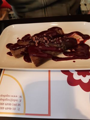 Raw pancakes at Vegehop in Zagreb