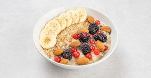 Quinoa morning bowl

(quinoa, tempeh, seasonal salad, chickpeas, sweet potato, beetroots, dressing with capers)
 at Vegehop in Zagreb