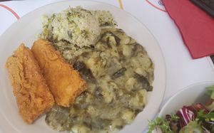 Daily menu (fried tofu etc) at Vegehop in Zagreb