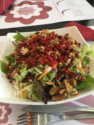 goji and nuts salad at Vegehop in Zagreb
